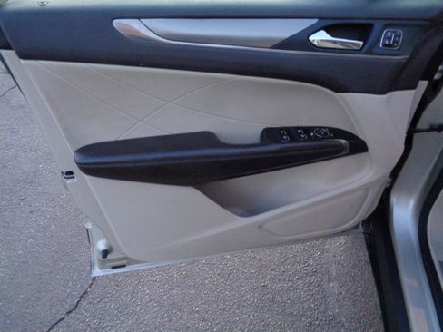 Used 2017 Lincoln MKC Premiere FWD image 7