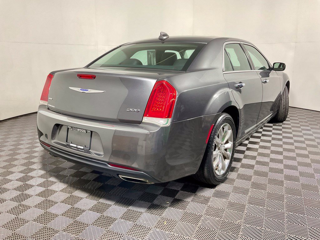 Used 2019 Chrysler 300 Limited AWD/4WD image 17
