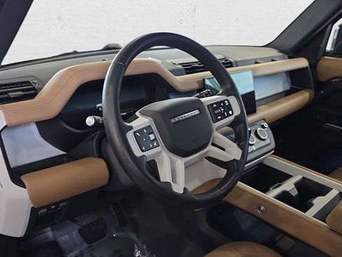 Used 2025 Land Rover Defender 110 X-Dynamic SE image 15