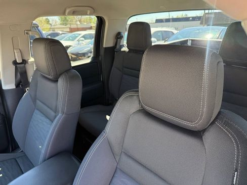 Used 2023 Nissan Frontier SV w/ Technology Package RWD image 19