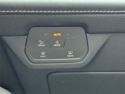 New 2026 Volkswagen Atlas Cross Sport SEL image 30