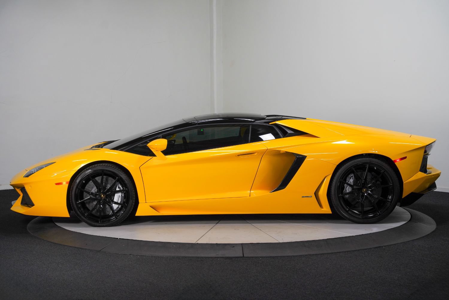 Used 2015 Lamborghini Aventador LP 700-4 AWD/4WD image 7