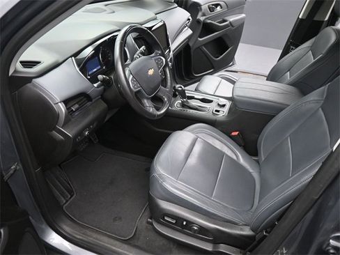 Used 2020 Chevrolet Traverse LT w/ Driver Confidence II Package image 9