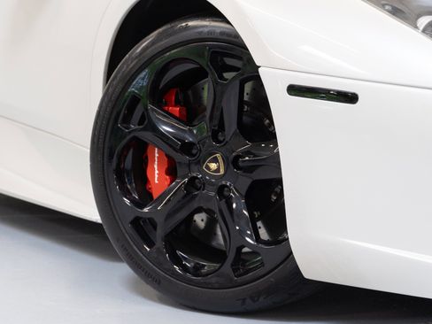 Used 2006 Lamborghini Murcielago Roadster image 2