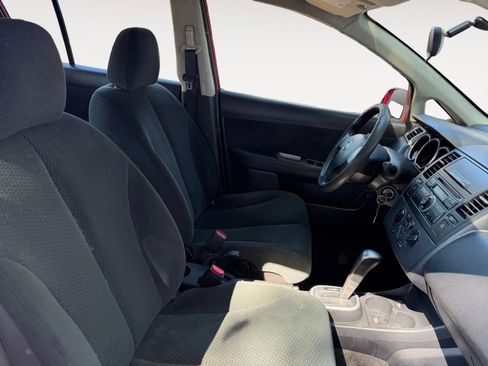 Used 2011 Nissan Versa 1.8 S FWD image 8