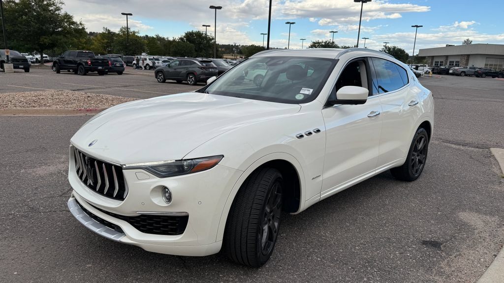 Used 2019 Maserati Levante GranLusso AWD/4WD image 4