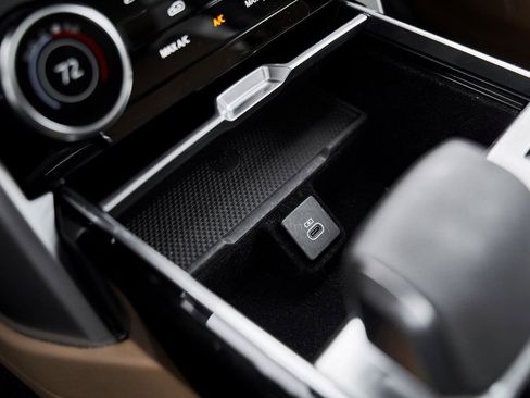 Used 2023 Land Rover Range Rover SE image 63