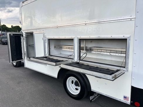 Used 2023 Ford E-350 and Econoline 350 Super Duty w/ Power Windows & Locks Group RWD image 20