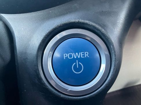 Used 2021 Toyota Sienna XLE image 23