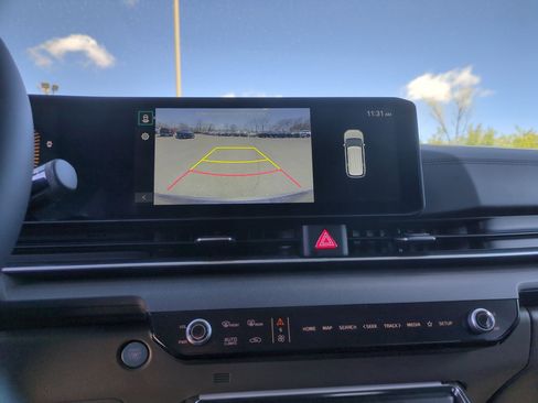 New 2026 Kia Carnival EX FWD image 11