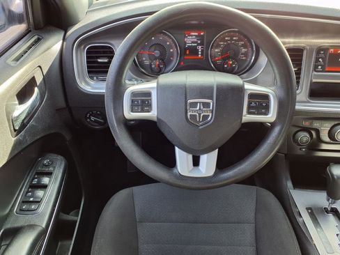 Used 2014 Dodge Charger SE w/ Sport Appearance Group image 5