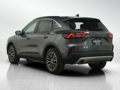 Used 2024 Ford Escape SE image 4