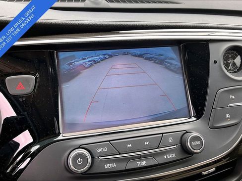 Used 2020 Buick Envision Essence FWD image 29