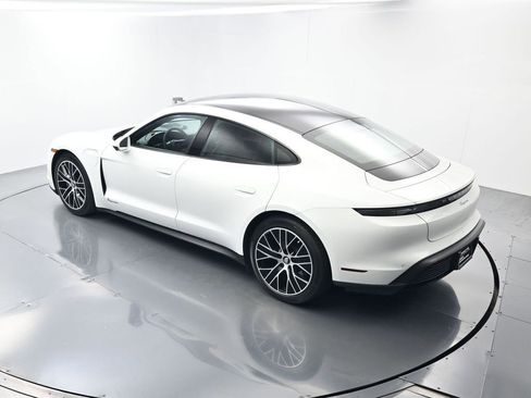 Certified 2021 Porsche Taycan RWD image 33