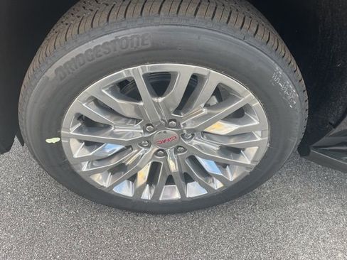 New 2026 GMC Yukon Denali image 8