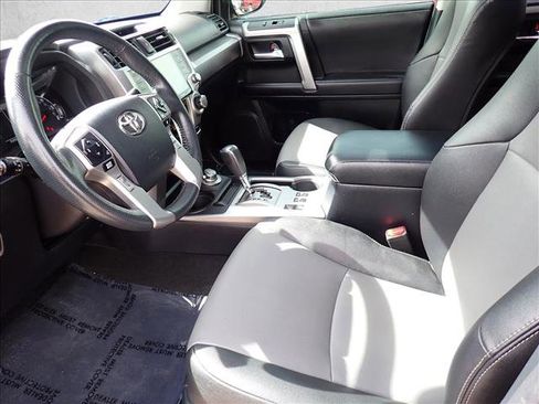 Used 2020 Toyota 4Runner SR5 Premium w/ Moonroof Package AWD/4WD image 12