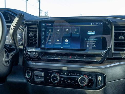 Used 2025 Chevrolet Silverado 1500 LT image 21