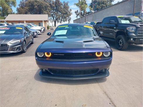 Used 2016 Dodge Challenger R/T Scat Pack w/ Leather Interior Group RWD image 2