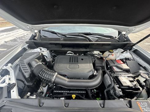 Certified 2023 GMC Acadia SLE image 27