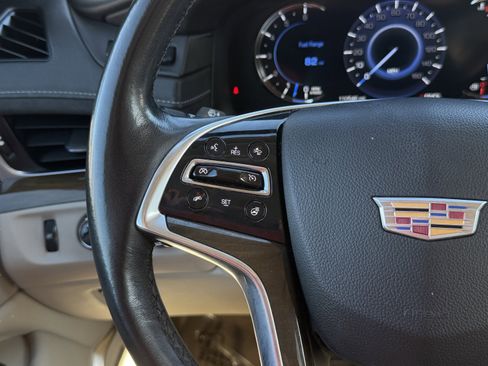 Used 2020 Cadillac Escalade Premium Luxury image 60