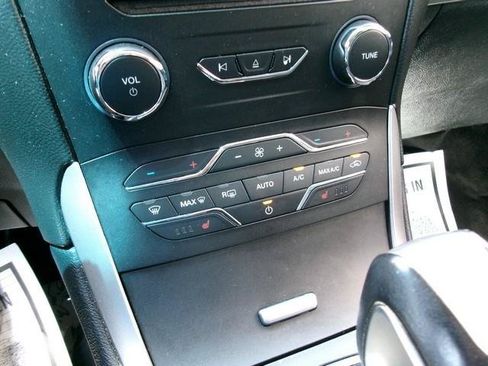 Used 2018 Ford Edge SEL w/ Equipment Group 201A AWD/4WD image 11