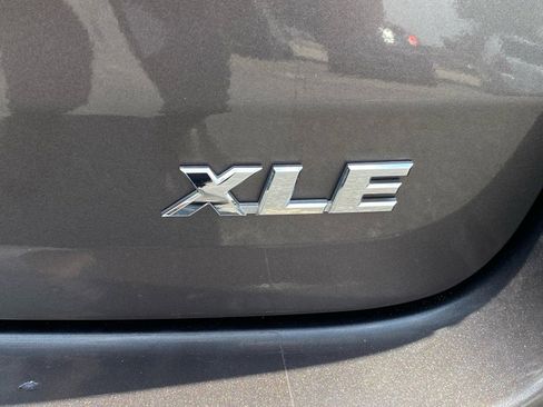 Used 2015 Toyota Highlander XLE image 10