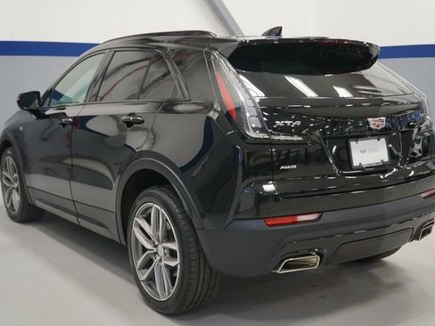 Used 2023 Cadillac XT4 Sport image 3