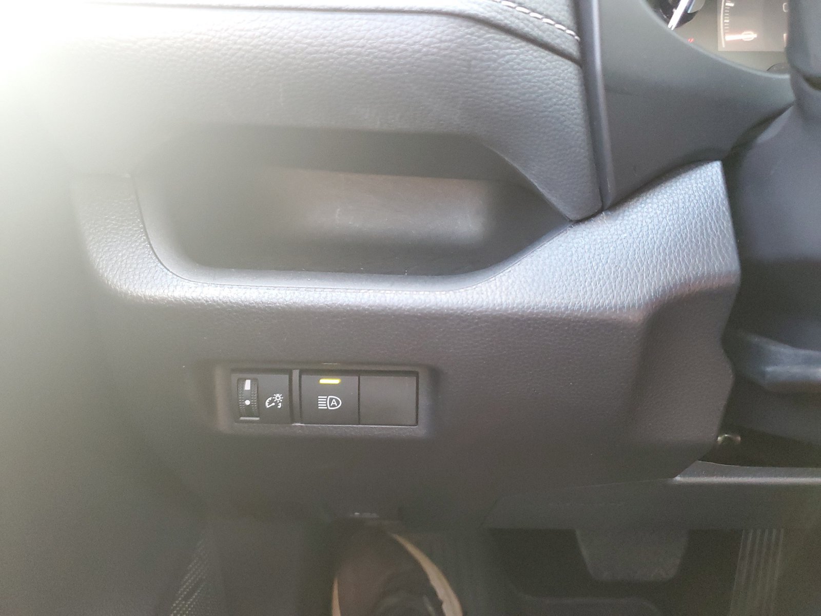 Used 2025 Toyota RAV4 LE AWD/4WD image 22