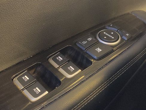 Used 2020 Kia Sorento LX FWD image 27
