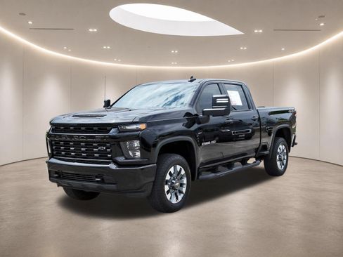 Used 2023 Chevrolet Silverado 2500 Custom w/ Custom Convenience Package AWD/4WD image 3