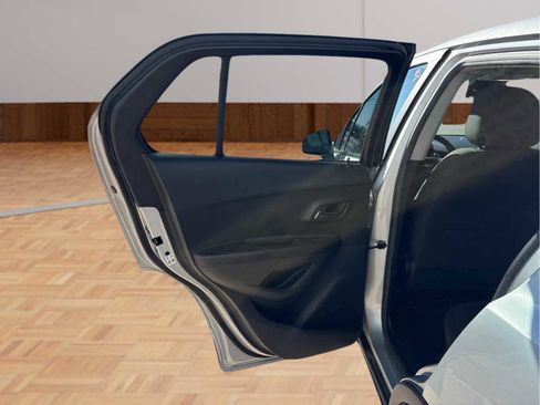 Used 2022 Chevrolet Trax LS w/ Tint and Cruise Package image 11