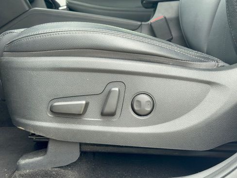 Used 2020 Hyundai Santa Fe SEL FWD image 16
