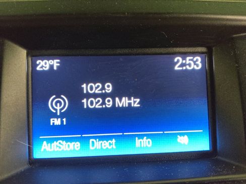 Used 2017 Ford Explorer XLT image 25