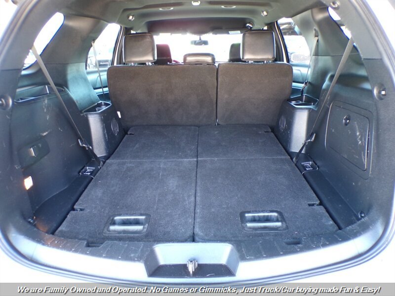 Used 2017 Ford Explorer XLT w/ Equipment Group 202A FWD image 39