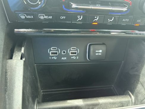 Certified 2024 Jeep Grand Cherokee Limited w/ Black Appearance Package RWD image 43