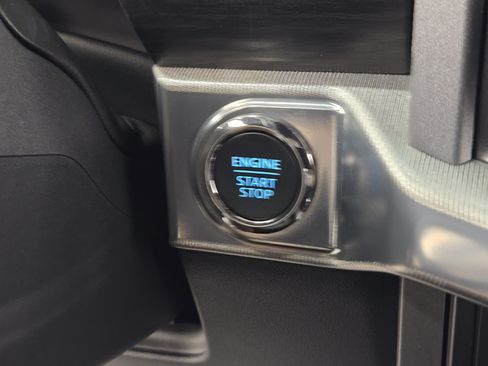 Used 2025 Ford F150 Lariat w/ Equipment Group 501A Mid AWD/4WD image 15