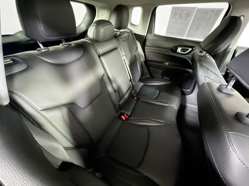 Used 2022 Jeep Compass Trailhawk w/ Trailhawk Convenience Group image 22