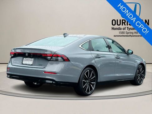Used 2025 Honda Accord Touring image 3