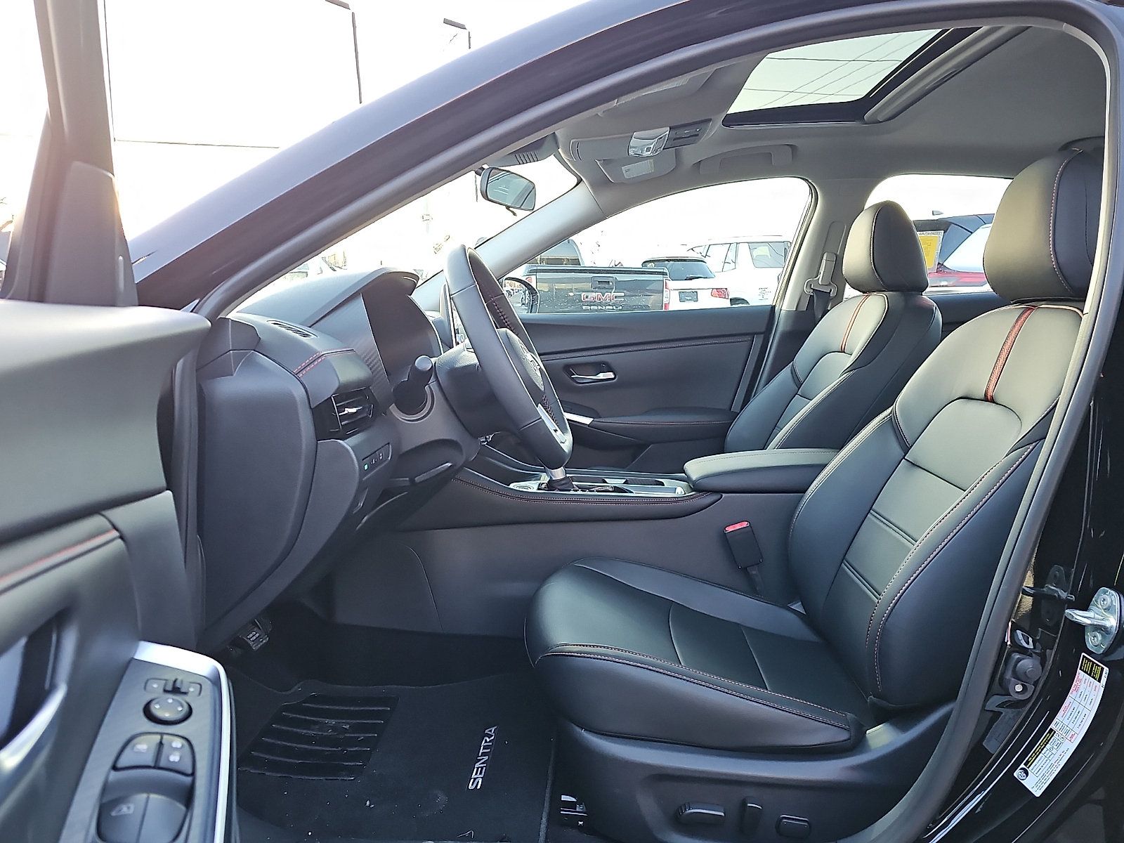 Used 2025 Nissan Sentra SR w/ SR Premium Package FWD image 15
