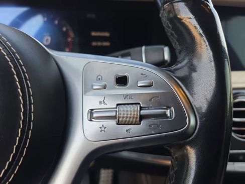 Used 2018 Mercedes-Benz S 560 Sedan image 24