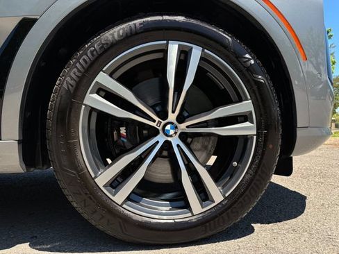 Used 2025 BMW X7 xDrive40i w/ M Sport Package AWD/4WD image 48