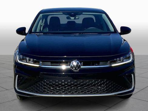 Used 2025 Volkswagen Jetta SE image 4