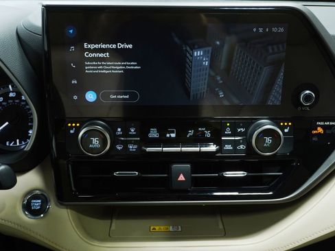 Certified 2023 Toyota Highlander XLE image 20