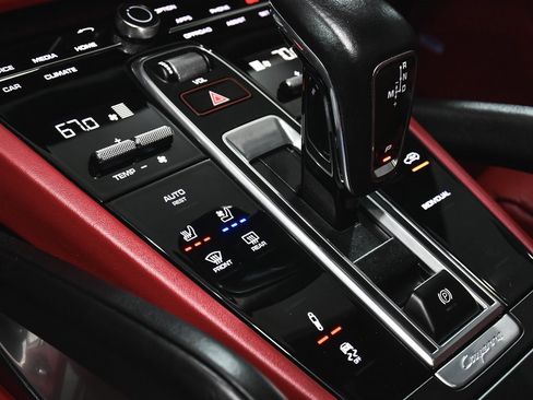 Used 2023 Porsche Cayenne Turbo S image 49