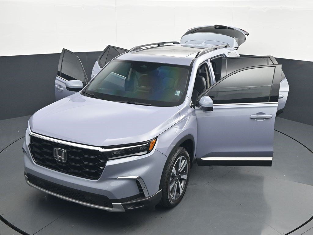 Used 2025 Honda Pilot Touring image 47