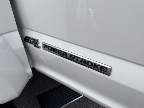 Used 2021 Ford F450 Platinum w/ FX4 Off-Road Package image 38