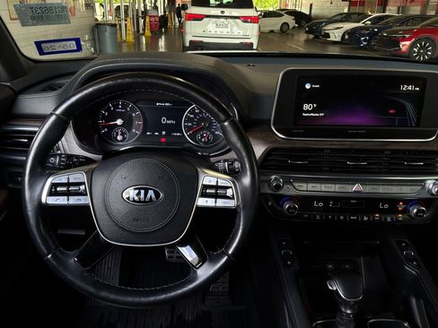 Used 2021 Kia Telluride SX w/ SX Prestige Package image 16