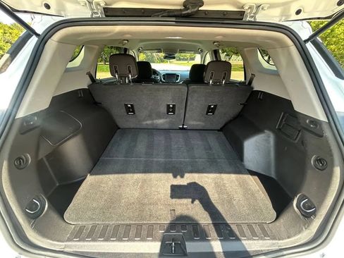 Used 2018 GMC Terrain SLE w/ Driver Convenience Package FWD image 11