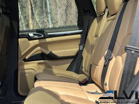 Used 2016 Porsche Cayenne AWD/4WD image 14