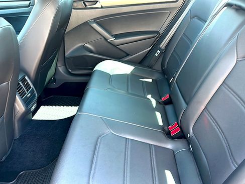 Used 2020 Volkswagen Passat 2.0T R-Line FWD image 19